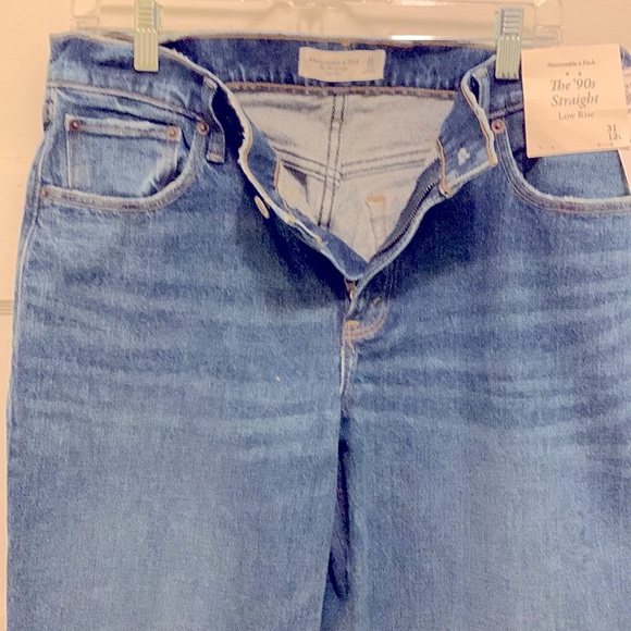 Abercrombie & Fitch women’s jeans ‘The 90’s Straight’ 12 - Picture 3 of 7